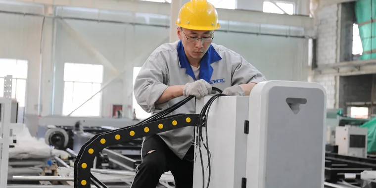 Lắp đặt và chạy thử máy laser GWEIKE